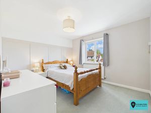 Bedroom- click for photo gallery